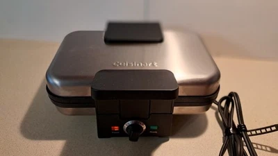 Prensa para pizzle Cuisinart WM-PZ10 golosinas gofrera antiadherente funcionando Foto 1 de 4