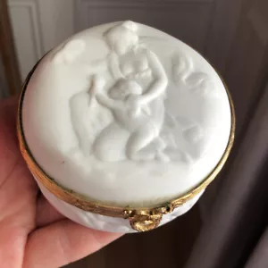Antique FrenchLimoges White Bisque Porcelain Jewelry Casket Box Cherubs Goddess - Picture 1 of 7