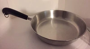 Sartén de acero inoxidable de 9" Revere Ware de colección con fondo de disco Clinton, IL - Imagen 1 de 6