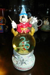 THE DISNEY STORE WALT DISNEY WORLD 25 JAHRE SCHNEEKUGEL SPIELT "IT'S A SMALL WORLD" - Bild 1 von 5