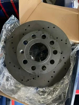 Dischi Freno Forati Posteriore VW  GOLF V - VI - PLUS  - Immagine 1 di 3