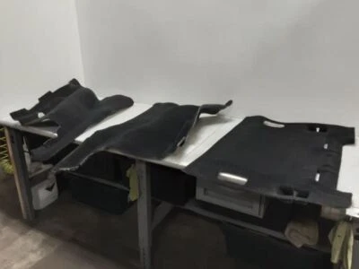 Alfombra trasera negra Jeep JK Wrangler 2 puertas OEM 2011-2013 2014 2015-2017 111667 Foto 1 de 4