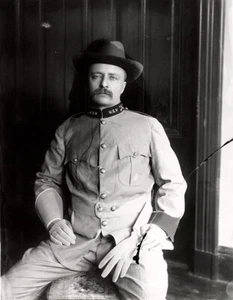 Theodore Roosevelt in uniform Photograph - Vintage Photo from 1898 - Picture 1 of 1