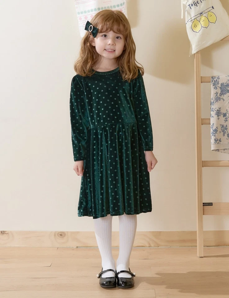 Vestido de terciopelo verde oscuro para niña Foto 1 de 1