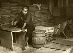 Singapore Leather Manufacture Workers Old Amateur Photo 1930 - Imagen 1 de 3