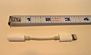 Apple Lightning To 1/8” 3.5mm Female – Adaptor Cable – 3 Inch Connector - Photo 1 sur 7