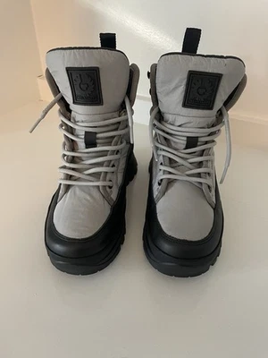 Botas de invierno Belstaff England 1924 grises y negras para mujer talla 6 nuevas sin etiqueta” Foto 1 de 4