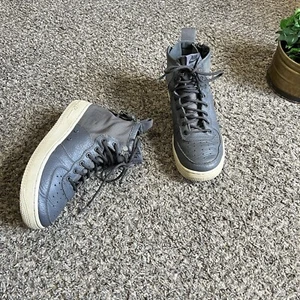 Nike SF AF1 Air Force 1 Mid Sneakers Shoes Youth Size 5 Y Gray Leather Zip - Picture 1 of 8