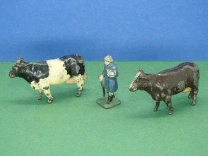 DINKY HORNBY SERIES 1932-41 RARE O GAUGE MINIATURE SHEPHERD FARMER & COWS - Foto 1 di 6