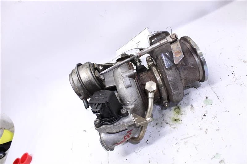 TURBO 550i 550i GT 650i 750 HYBRID 750i 750il Active 7 X5 X6 08-14 1058970 Foto 1 de 4