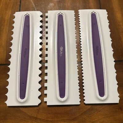"Raspador de pasteles Wilton de primera calidad plástico brillante superficie herramienta de glaseado fácil 9""x3""" Foto 1 de 4