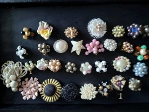 VNTG LOT OF SINGLES FAUX PEARLS HANDBEADED CLIPS EARRINGS REPAIR OR REUSED - Bild 1 von 15
