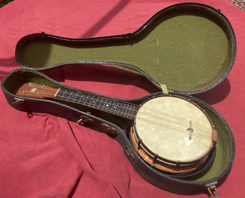 Ukelele banjo mele b & j ny años 20 banjolele, cuerpo de cobre con resonador con estuche Foto 1 de 4