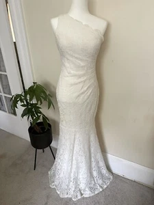 Wedding Dress - size 4 - Davids Bridal - Ivory - Picture 1 of 16