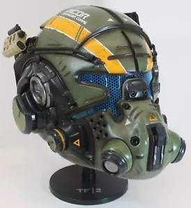 Titanfall 2: Vanguard Collector's Edition Helm Patches Schal Ständer Dogtags - Bild 1 von 4