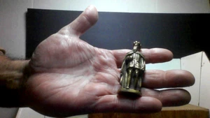 ANTIQUE " THE KING " 3 IN. WAX STAMP - Picture 1 of 7