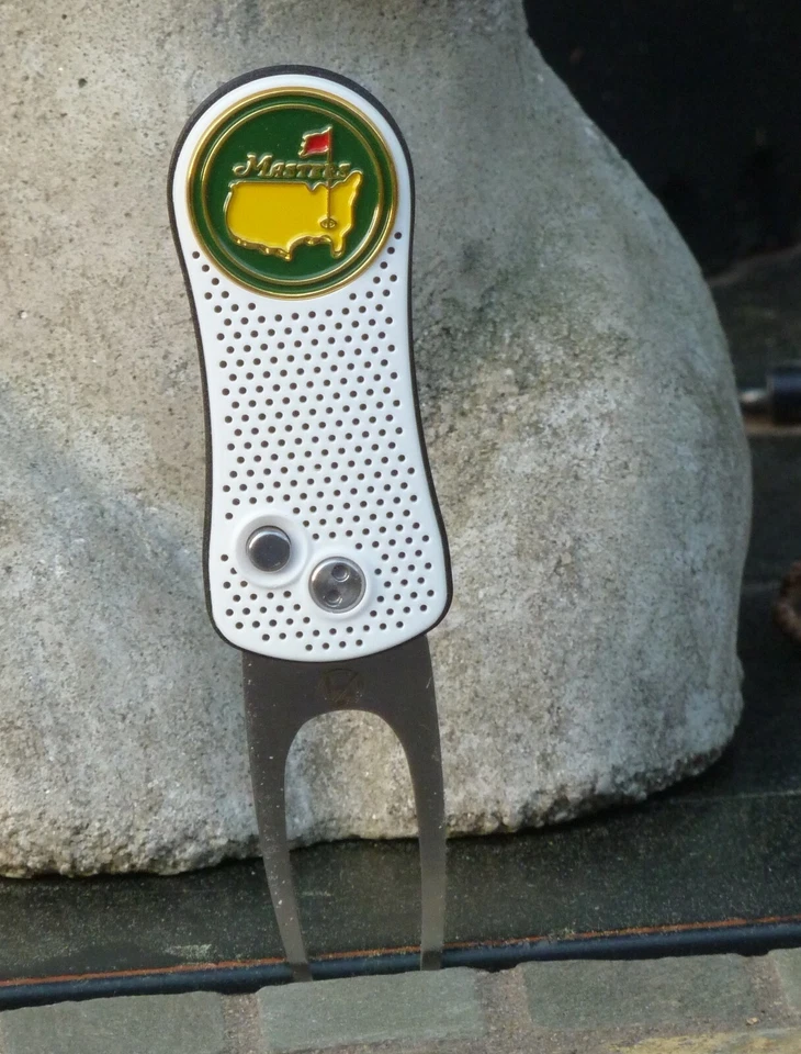 The Masters Ball Marker & Ahead White Divot Tool - Great Looking - Image 1 of 1