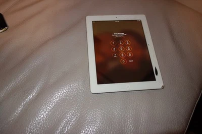 Apple iPad A1395 WIFI 16 GB Tablet - Image 1 of 4