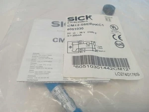 SICK  6051030 CM12-08EBP-KC1 SENSOR PROX CAP 8MM IP68 CYLIND DC 4-wire, Ø 12 mm - Picture 1 of 5