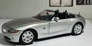 BMW E85 Z4 Convertible 1:24 LGB Scale Silver Diecast Model Car Motormax 73269 - Picture 1 of 10