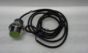 Autonics PR30-10DN Inductive Proximity Sensor - Picture 1 of 4