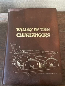 TAL DER CLIFFHANGERS Jack Mathis 1975 Erstausgabe REPUBLIK FILMSERIEN - Bild 1 von 20