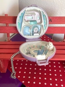 Polly Pocket Vintage 1992 Bluebird Jeweled Iceland vintage con catena e orso - Foto 1 di 4