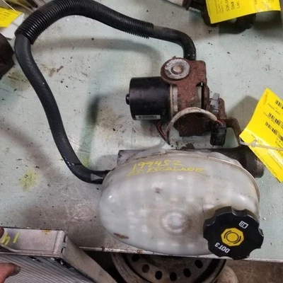 Brake Master Cylinder Hydraulic Assist Brakes Fits 03-06 AVALANCHE 1500 668983 Foto 1 de 4