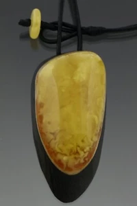 Genuine BALTIC AMBER Wood Egg Yolk Large Pendant Leather String 26.7g 210331-1 - Picture 1 of 4