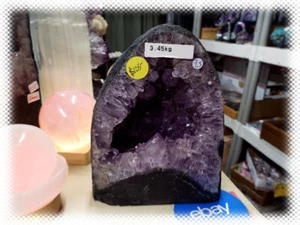 Nice 7.5 lb Shelf Size Amethyst Cut Base Crystal Cluster Geode Half - Picture 1 of 3