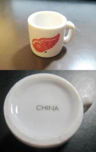 DETROIT RED WINGS NHL HOCKEY OLD MINI MUG - Picture 1 of 1