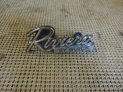 1986 1987 1988 1989 1990 1991 1992 93 Buick Riviera parrilla delantera emblema 25519707 Foto 1 de 4