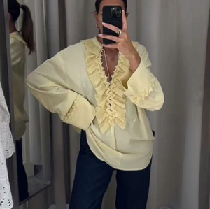 BNWT H&M S/S 2025 Ruffled Tunic Blouse Sheer Viscose Crêpe Pale Yellow XS,S,M,L - Picture 1 of 2