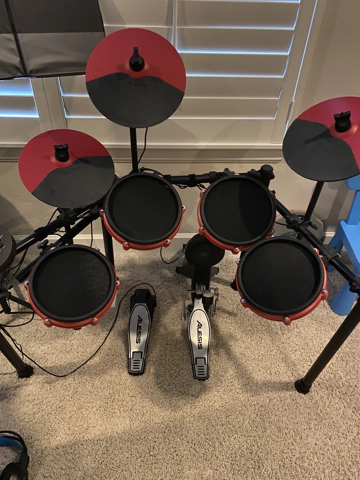 Kit de batería electrónica Alesis Nitro Foto 1 de 4