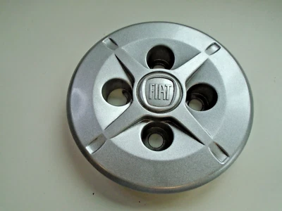 TAPA CENTRAL ORIGINAL FIAT DOBLO CARGO MOLDURA RUEDA. 0517687870E 2006-2010 Foto 1 de 4