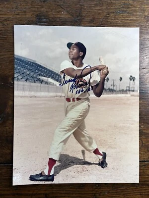 Autographed Frank Robinson 8x10 Photo - Cincinnati Reds - Image 1 of 3