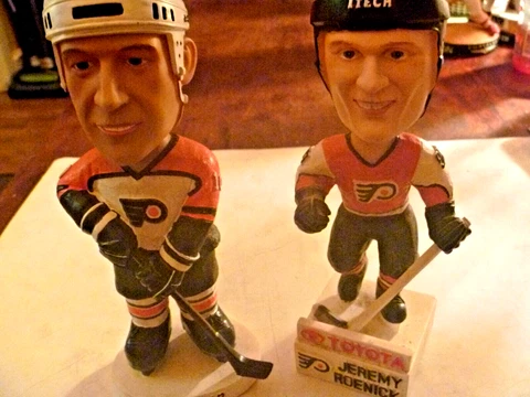 Philadelphia Flyers Bobbleheads LeClair & Roenick Cover