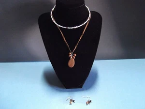 Único Conjunto de Joyería de Moda Chocker/Collar Madera Lágrima y Pendientes Colgantes - Imagen 1 de 8