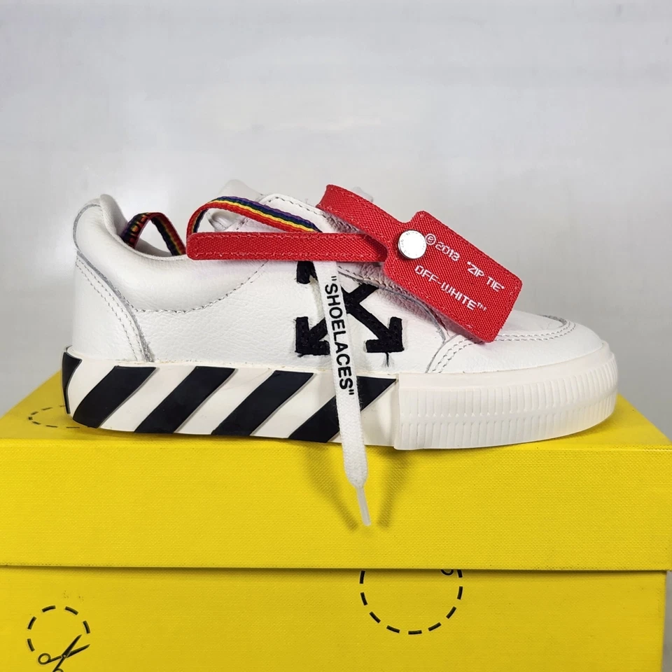 Talla 12 Niños Pequeños (EU 29) - Cuero Vulcanizado Off-White con Cordones - Blanco Negro Foto 1 de 4