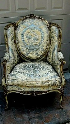 ANTIQUE FRENCH LOUIS XVI STYLE ARMCHAIR W/SILK REMNANTS UPHOLSTERY&GILT FRAME. - Image 1 of 4
