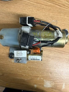 2003 Audi A4 convertible top hydraulic pump and motor assembly - Picture 1 of 4