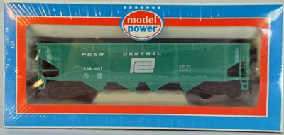 Model Power HO Penn Central 8051 40'quad open top hopper Penn 325 601 RTR NEW - Image 1 of 4