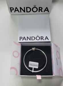 Authentic Pandora MOMENTS Heart Clasp Bangle Love Bracelet 596268 - 7.5in (19cm)