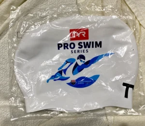 NUOVA CUFFIA DA BAGNO TYR GRAFICA IN SILICONE SERIE PRO - Foto 1 di 4