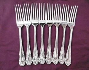 BELLISSIMO SET DI 8 FORCHETTE DA DESSERT PLACCATE ARGENTO EPNS MODELLO GADROON B - Foto 1 di 3