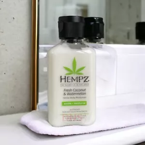 Hidratantes corporales a base de hierbas loción cáñamo | 2,25 fl oz - coco fresco y sandía - Imagen 1 de 1