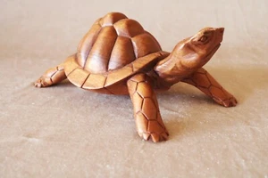 Figura de tortuga de madera talla hecha a mano tortuga de madera figura de madera decoración - Imagen 1 de 2