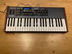 Dave Smith Instruments Mopho x4 Synthesizer with original box
