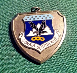 USAF Air Training Command NCO Academy 2AF Shield Insignia Medal Pendant Key Fob - Picture 1 of 3
