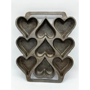 Vintage Cast Iron Heart Muffin Pan 9 Cavity Baking Mold Kitchen Decor 9"x7.5" - Picture 1 of 2